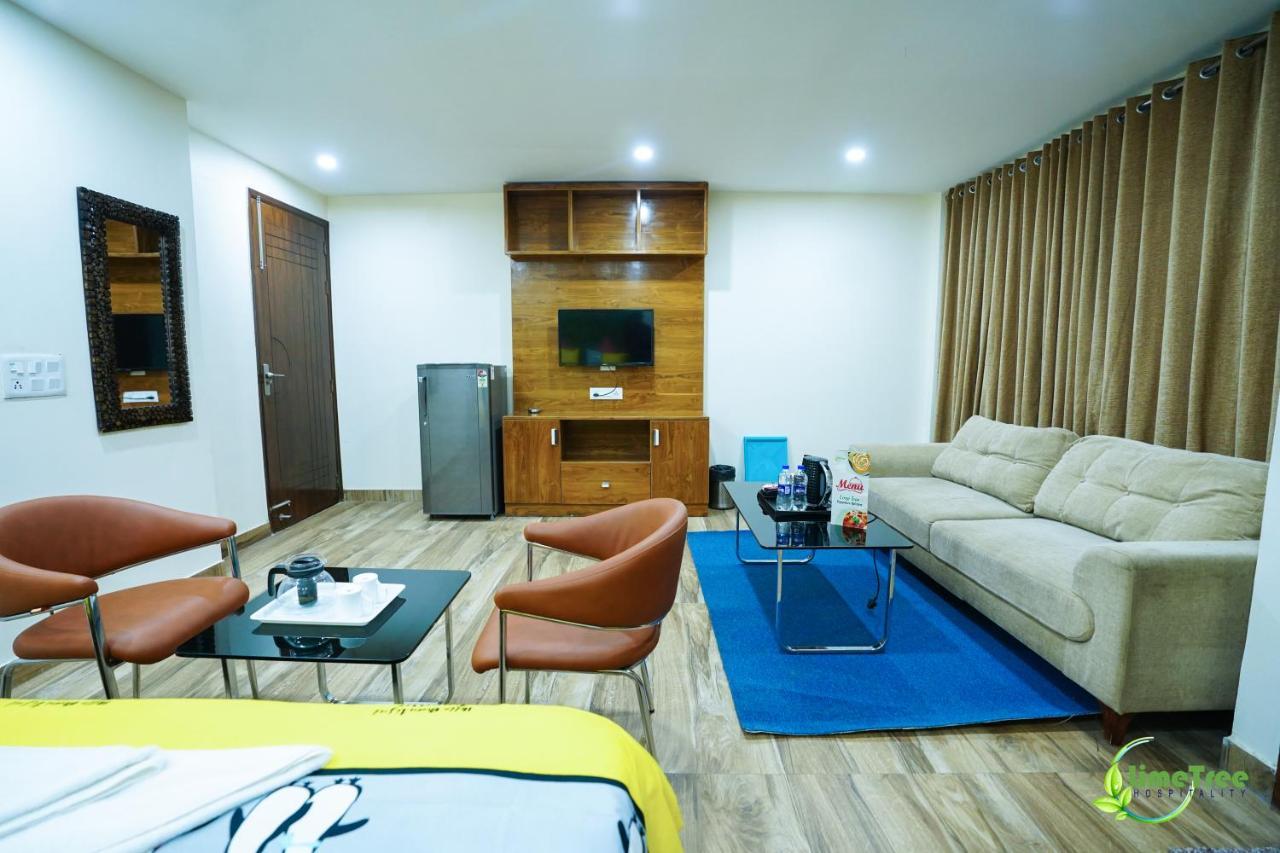 Lime Tree Hotel Near 32Nd Avenue Sector 29 Гургаон Екстериор снимка